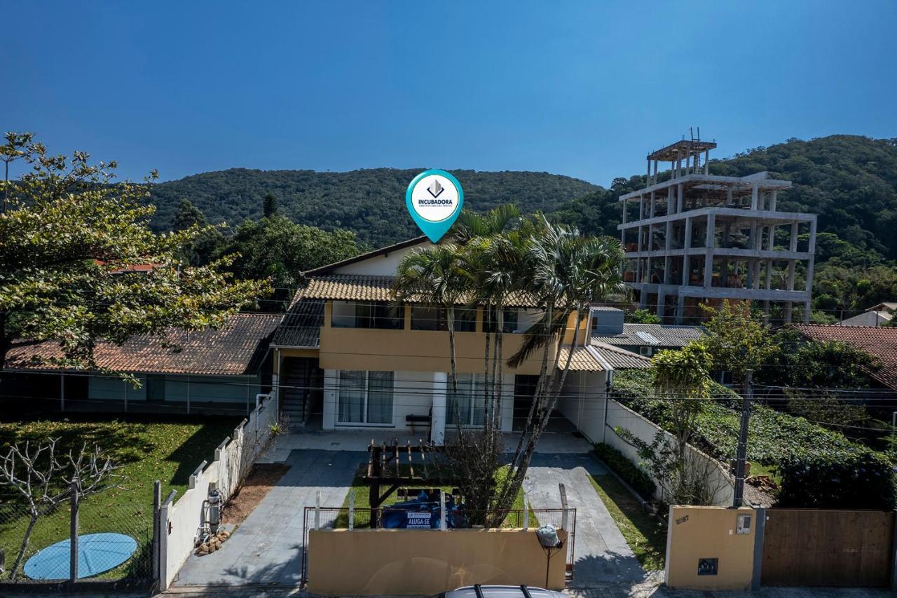 Residencial Mariscalia 2/4 Apartment บอมบินญัส ภายนอก รูปภาพ